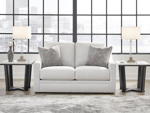 Loveseat Maitelynn