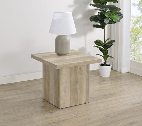 Mesa auxiliar cuadrada Devar de madera de ingeniería, acabado de pino envejecido