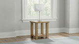 Mesa auxiliar Beasley cuadrada de madera, color roble dorado, con estante