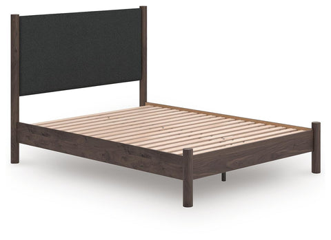 Cama de plataforma de panel tapizada Pamytta