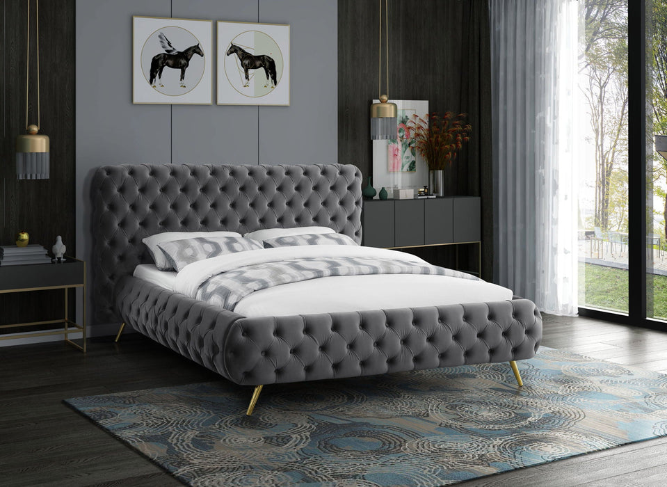 Cama tapizada de terciopelo Delano