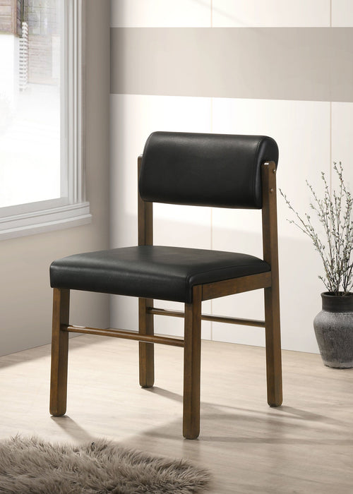 Silla de comedor tapizada Kehoe en color crema y roble natural (juego de 2)