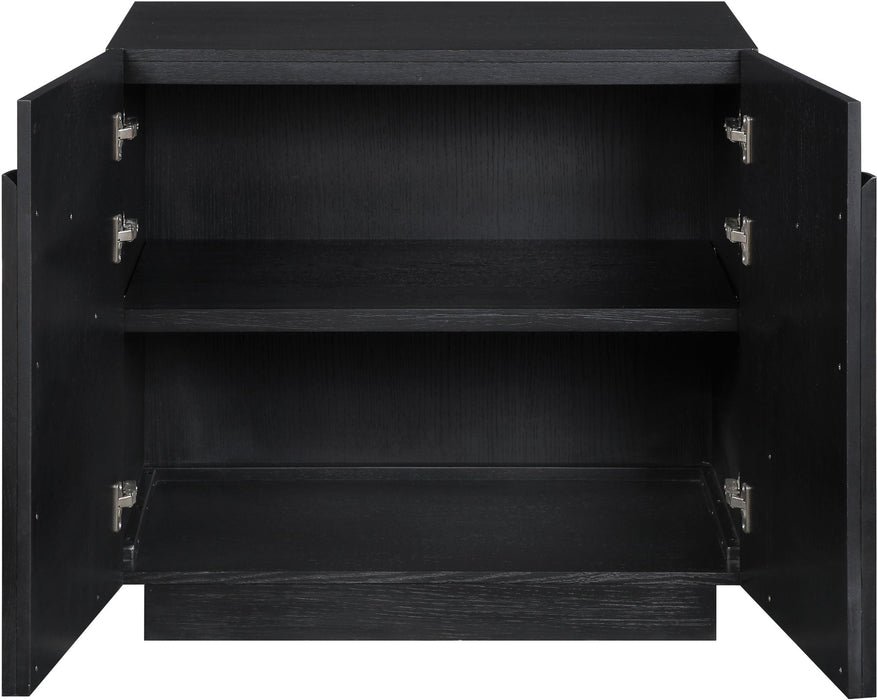 Navona Oak Veneer Sideboard / Buffet