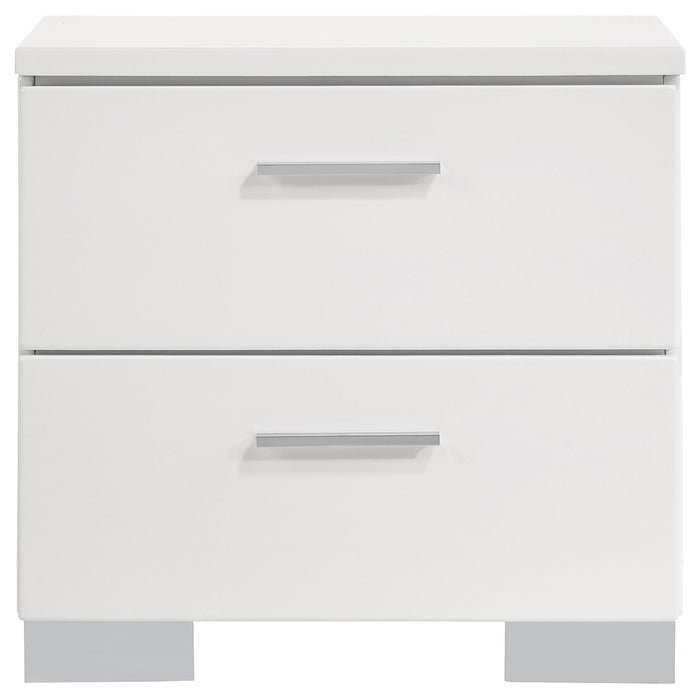 Juego de dormitorio Felicity tamaño California King de 5 piezas - blanco brillante