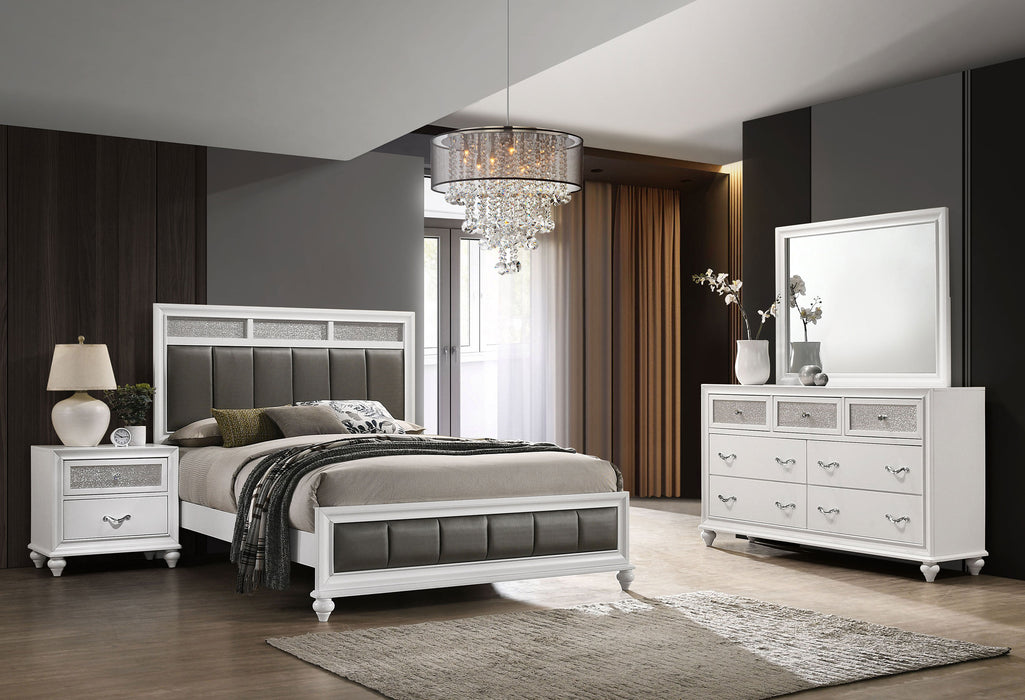 Juego de dormitorio Barzini tamaño Eastern King de 5 piezas - blanco