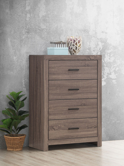 Cómoda para dormitorio Brantford de 4 cajones en roble barril