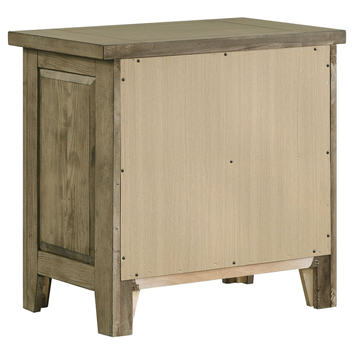 Juego de dormitorio Hazlewood tamaño Queen de 5 piezas - roble viñedo