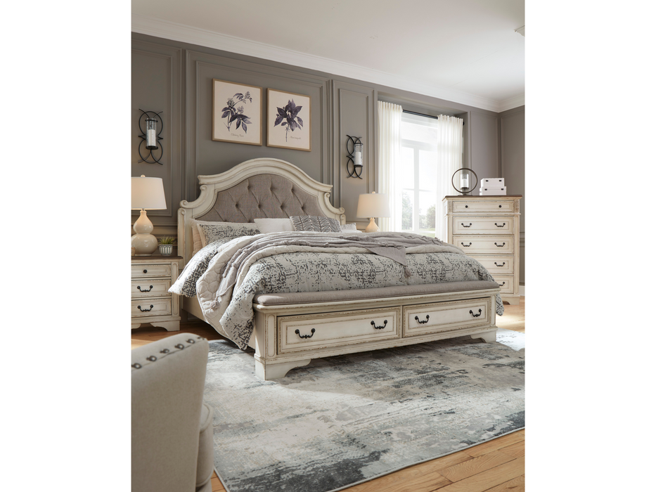 Realyn White Upholstered Panel Bedroom Set With Bench Footboard