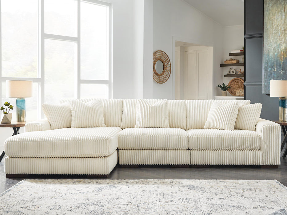 Lindyn 3-Piece Sectional with Chaise