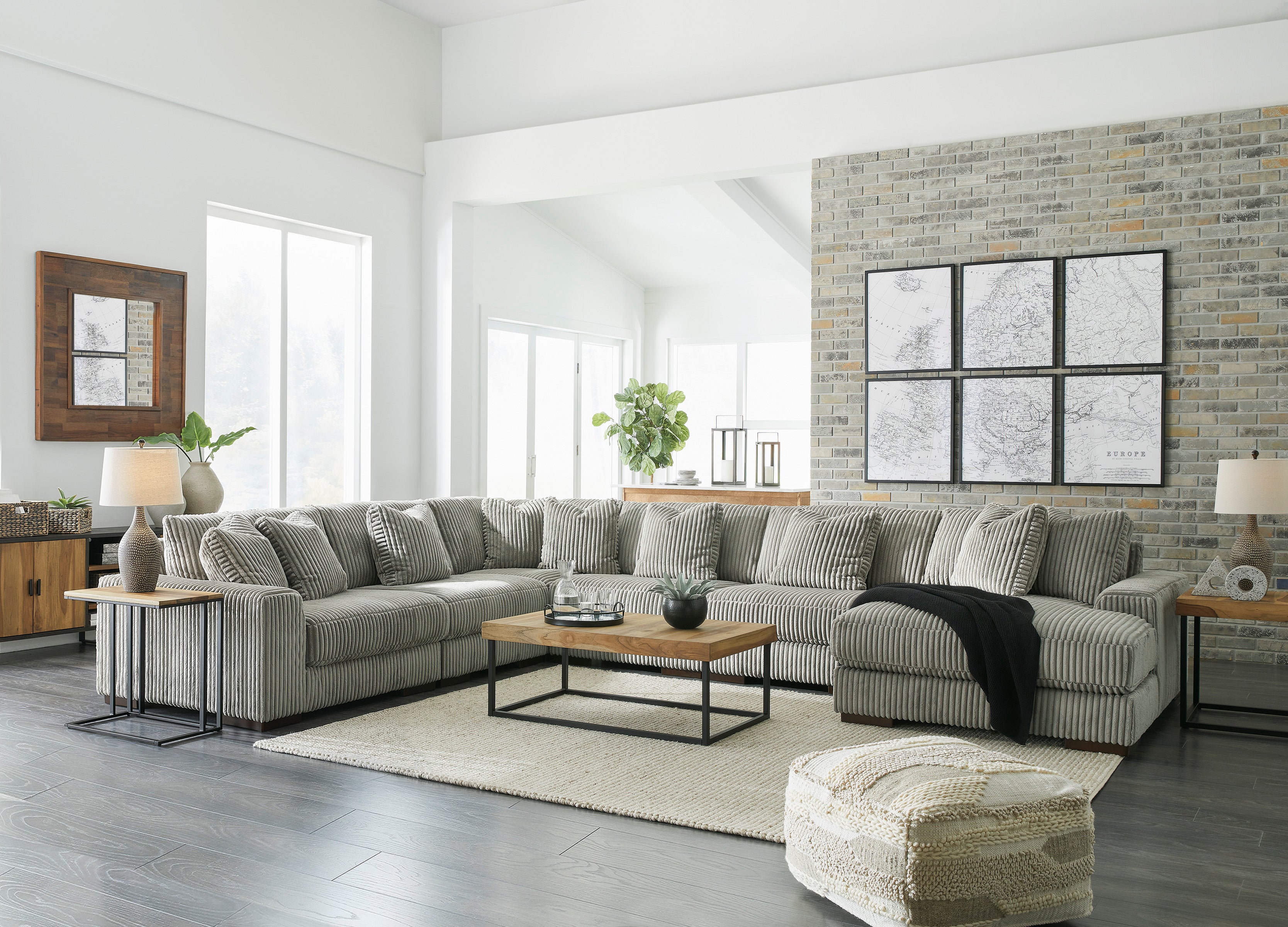 Lindyn 6-Piece Sectional with Chaise