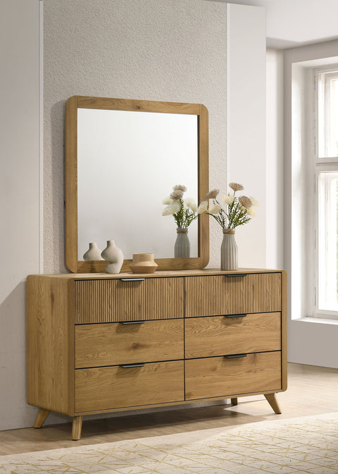 Conjunto de cómoda Bennett de 6 cajones para dormitorio y espejo, roble claro