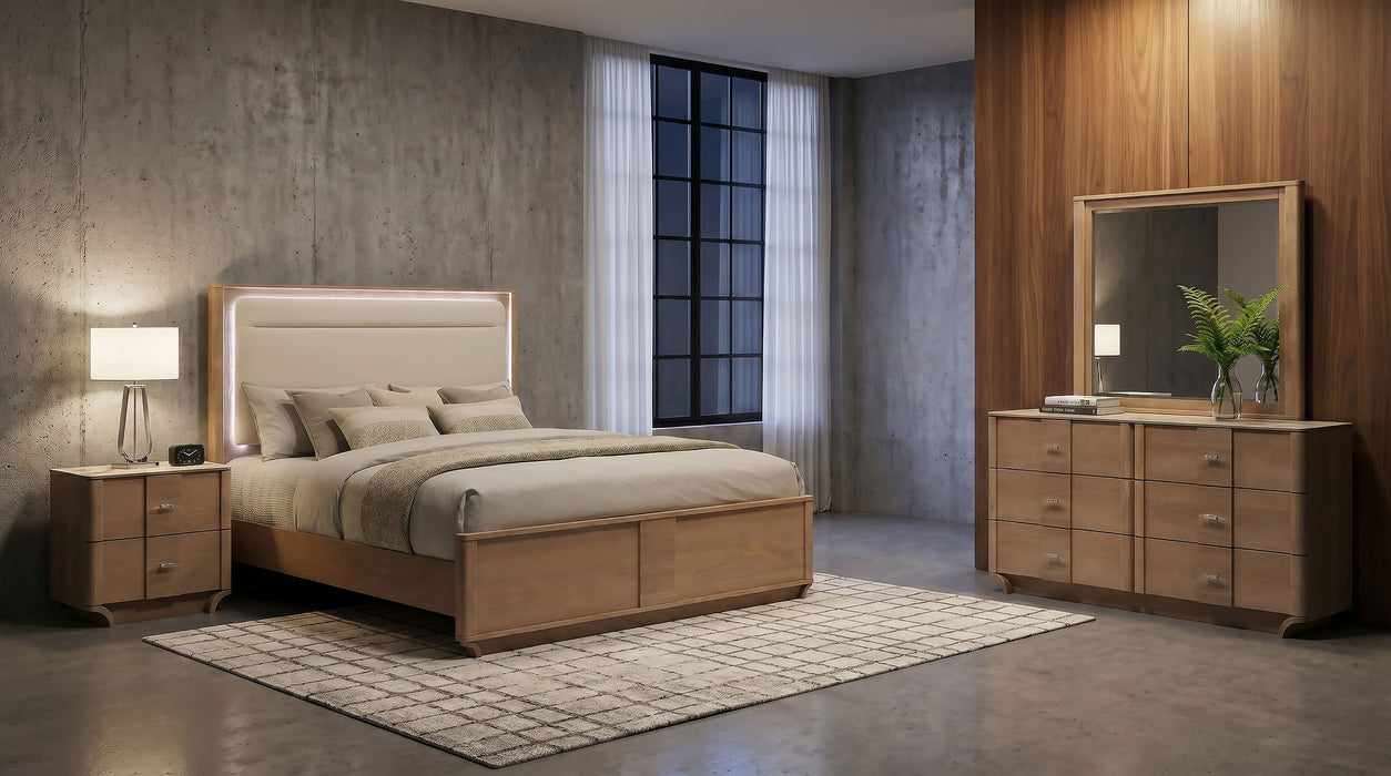 Leanne 5-piece Eastern King Bedroom Set Light Oak