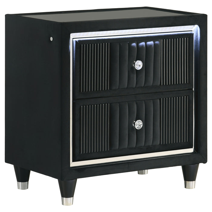Juego de dormitorio tapizado de terciopelo con LED Ravenne tamaño Queen de 5 piezas - negro