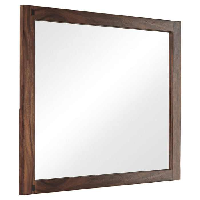Juego de dormitorio Winslow tamaño Queen de 5 piezas - nogal ahumado