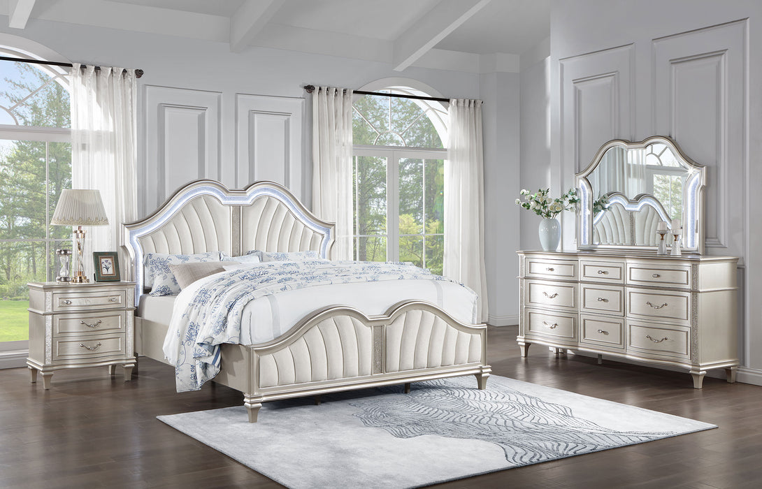 Juego de dormitorio Evangeline tamaño Eastern King de 5 piezas - roble plateado