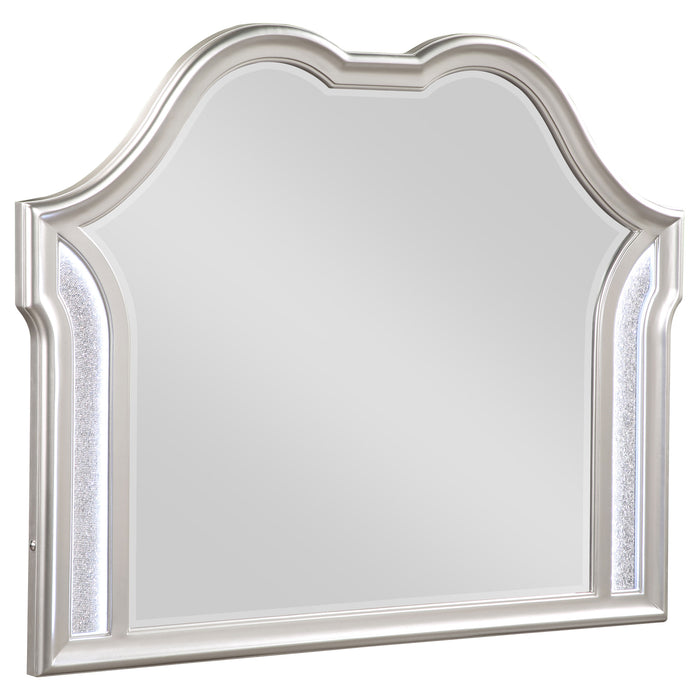 Juego de dormitorio Evangeline tamaño Eastern King de 5 piezas - roble plateado