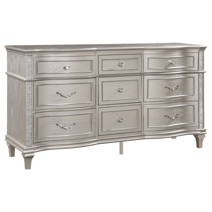 Juego de dormitorio Evangeline tamaño Eastern King de 5 piezas - roble plateado