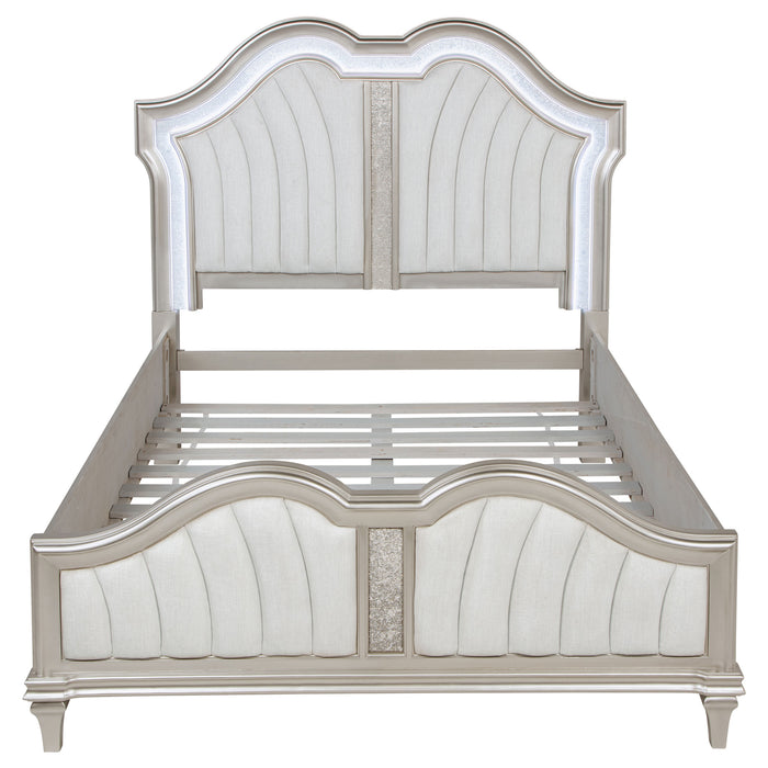 Cama de panel de madera con LED Evangeline - roble plateado