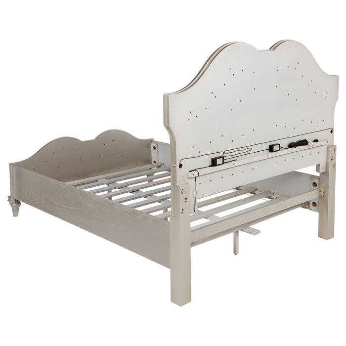 Cama de panel de madera con LED Evangeline - roble plateado