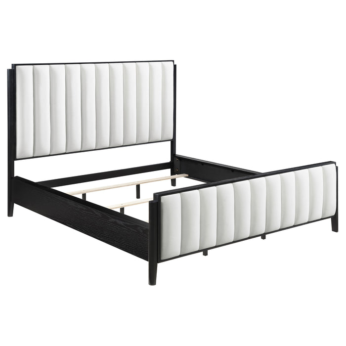 Juego de dormitorio tapizado Brookmead tamaño California King de 5 piezas - negro