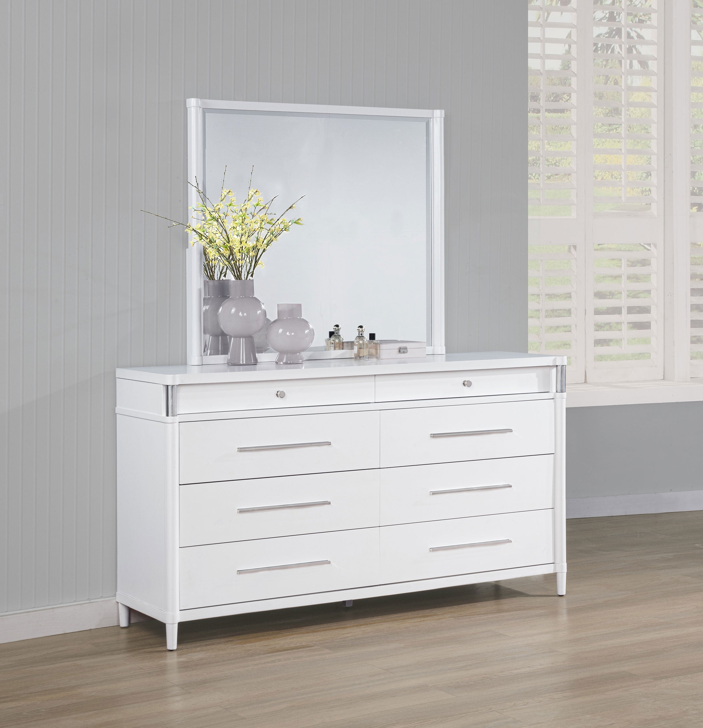 Gracemont 8-drawer Bedroom Dresser with Mirror White