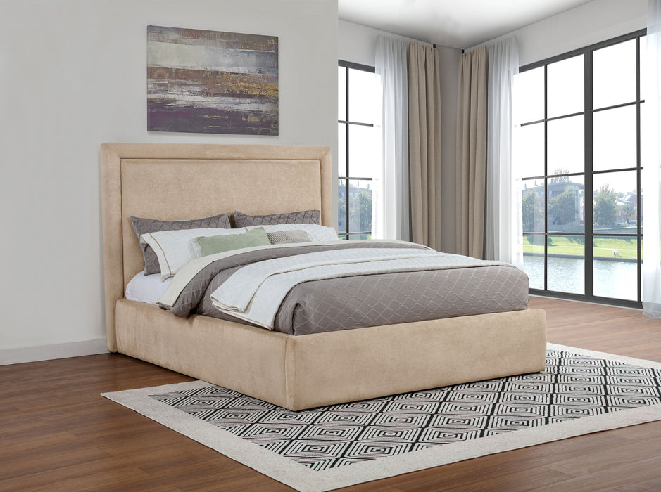 Cama de plataforma matrimonial tapizada de 54 pulgadas Lawson, color canela claro