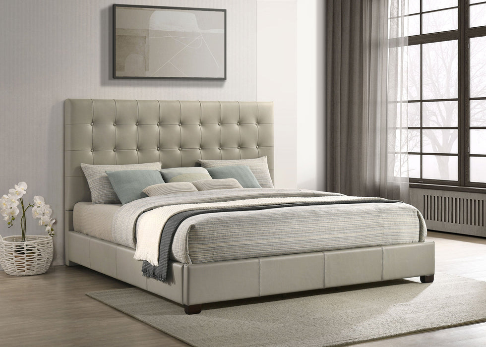 Cama de plataforma Eastern King Medley de cuero genuino, negra