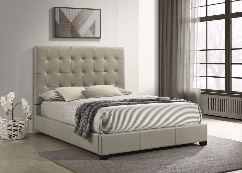 Cama de plataforma con panel Queen Medley de cuero genuino negra