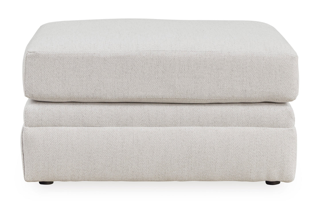 Maitelynn Ottoman