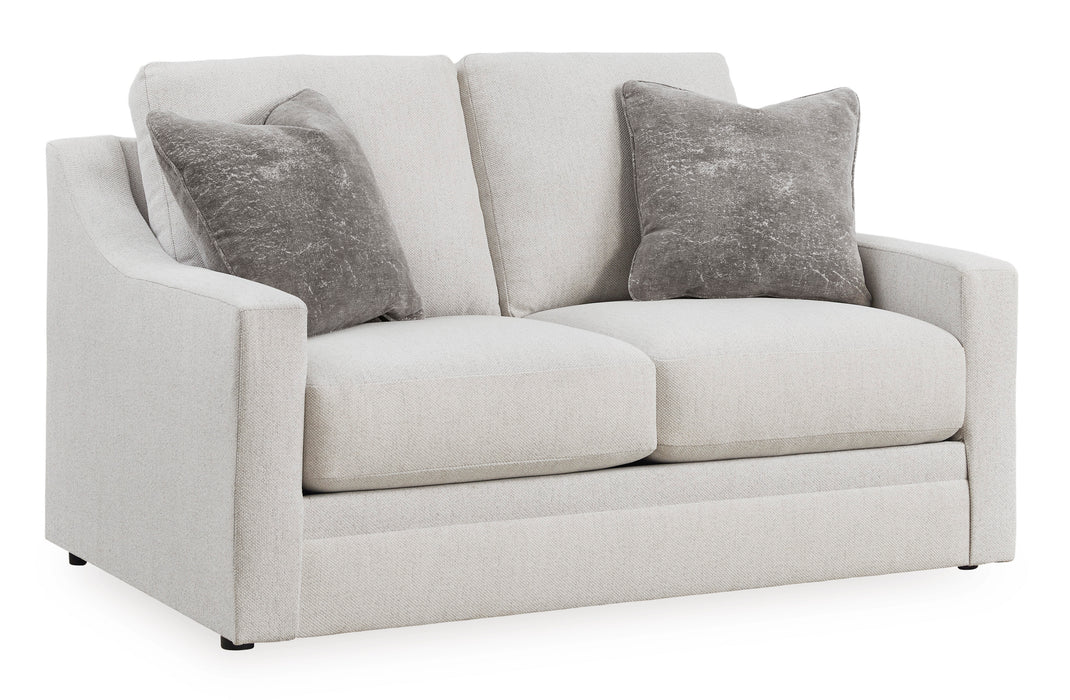 Maitelynn Loveseat