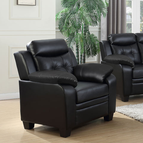 Sillón auxiliar tapizado y acolchado Finley con brazos y capitoné negro