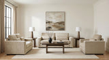 Sillón decorativo Amador con brazos rectos tapizado en chenilla color camello