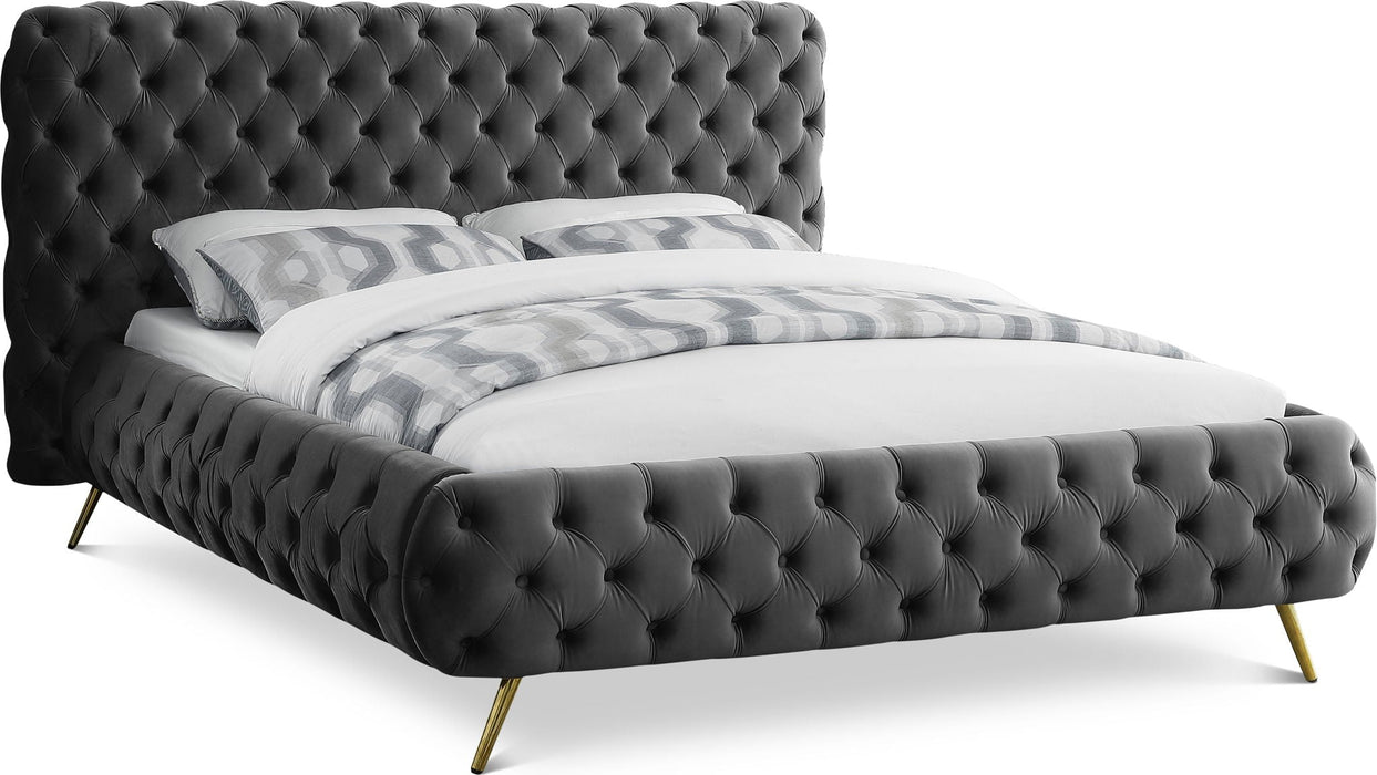 Cama tapizada de terciopelo Delano
