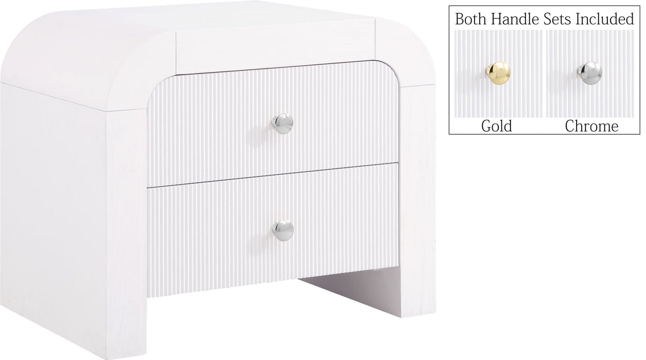 Artisto 26" Ash Veneer Nightstand