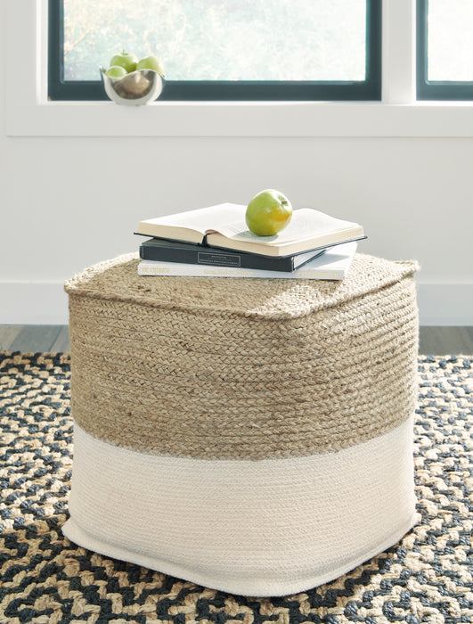 Sweed Valley Pouf