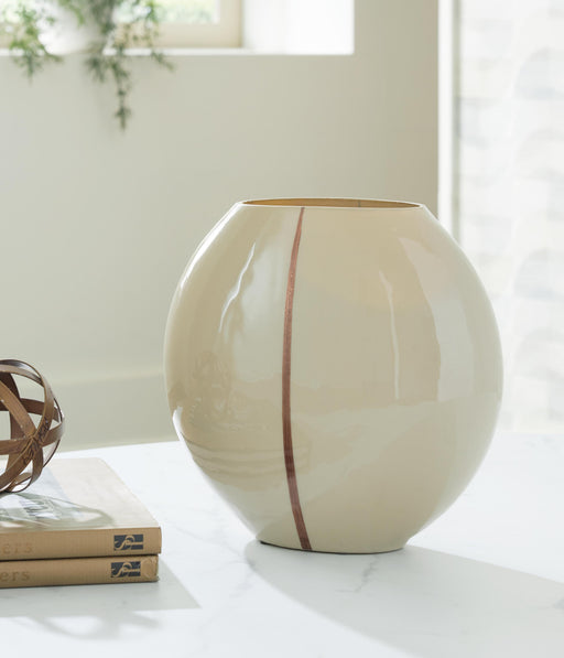 Sheabourne Vase - image 2