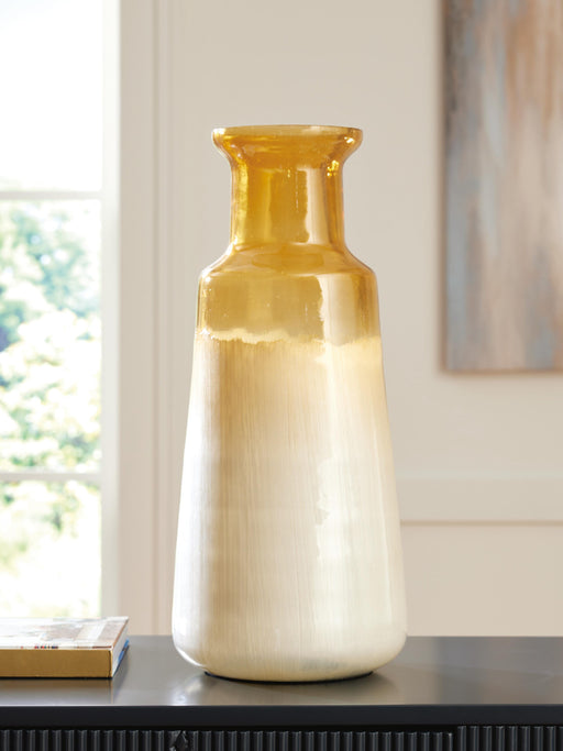 Wynburg Vase - image 2