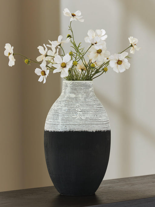 Girtha Vase - image 2