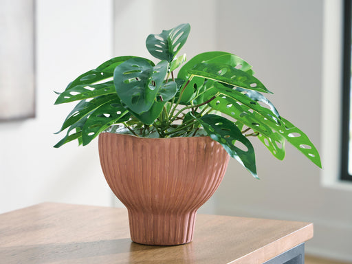 Orban Vase - image 2