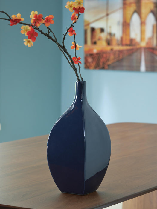 Abtinson Indoor/Outdoor Vase - image 2