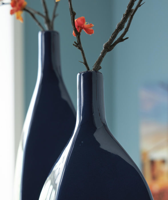 Abtinson Indoor/Outdoor Vase - image 3