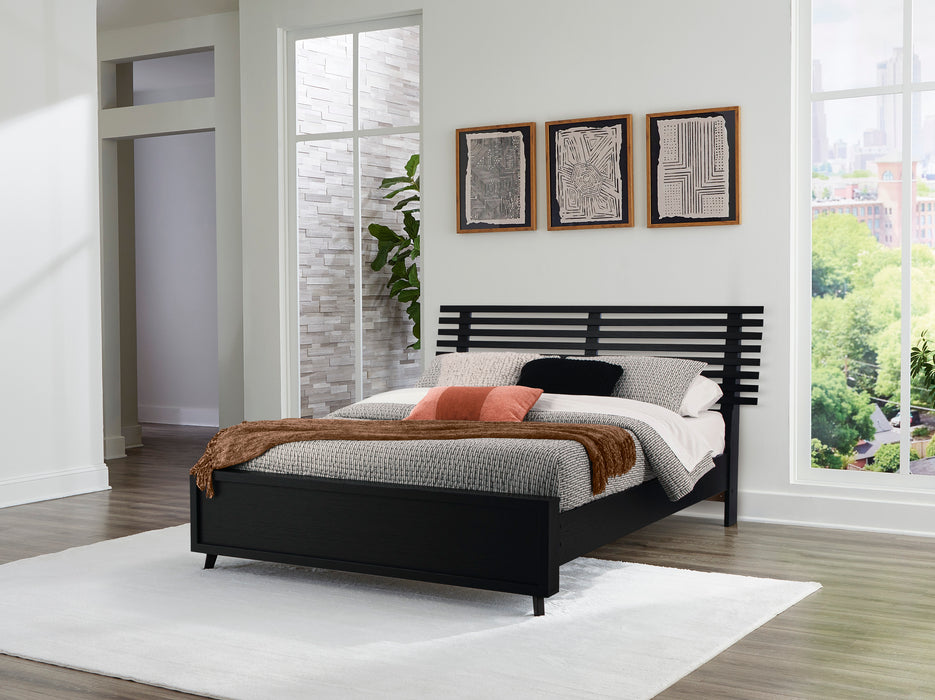 Danziar Slat Panel Bed