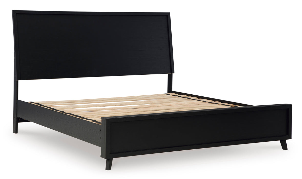 Danziar King Panel Bed