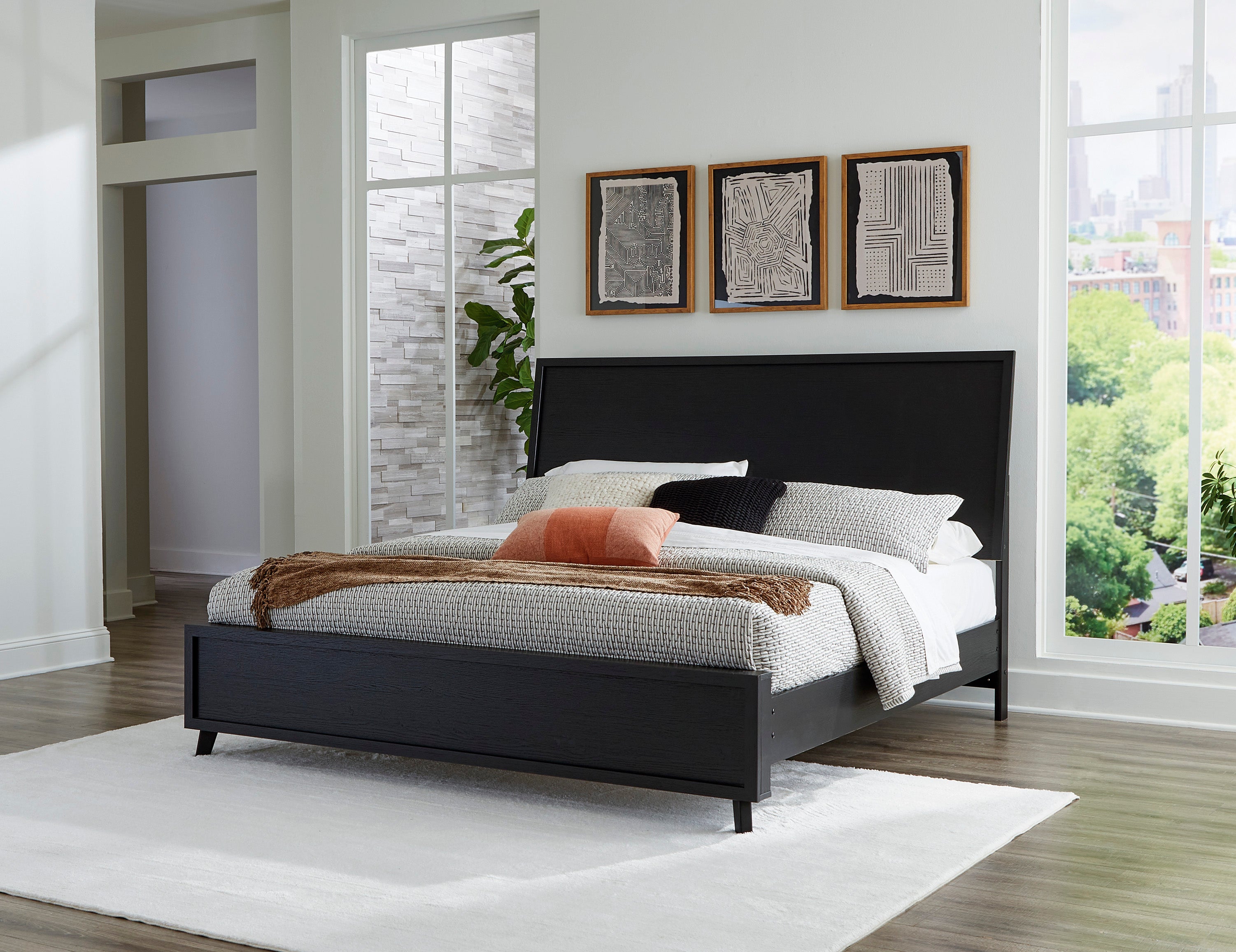 Danziar Panel Bed