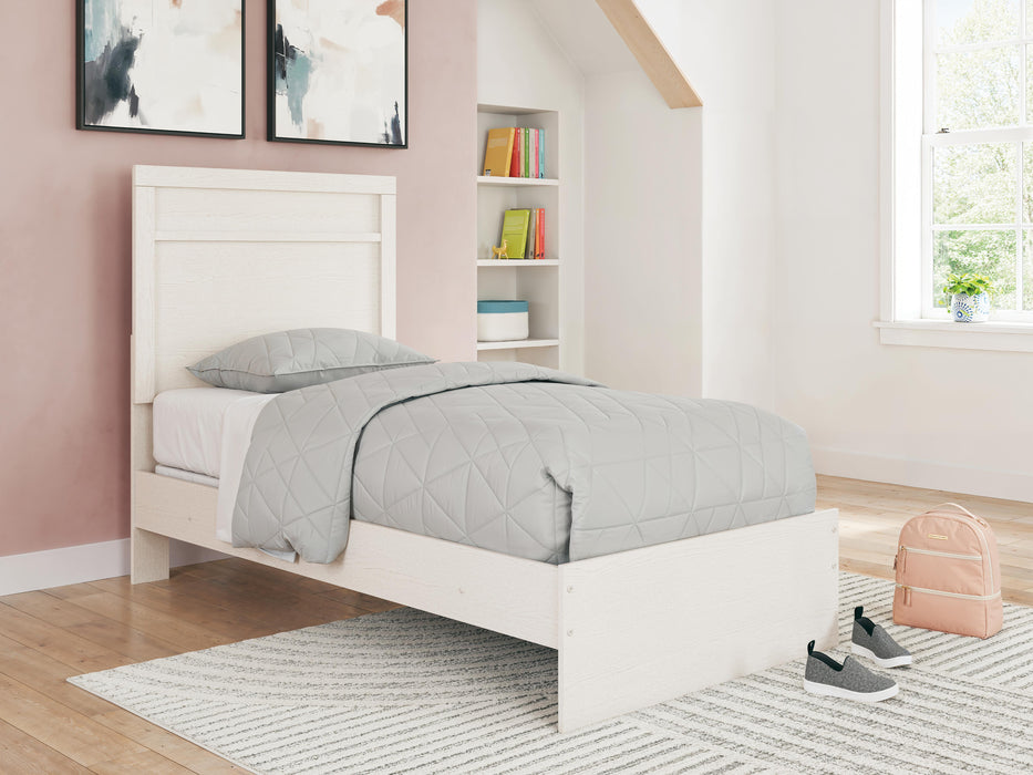 Stelsie Panel Bed