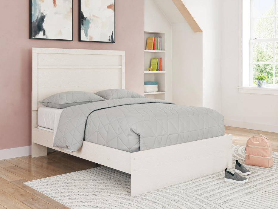 Stelsie Panel Bed
