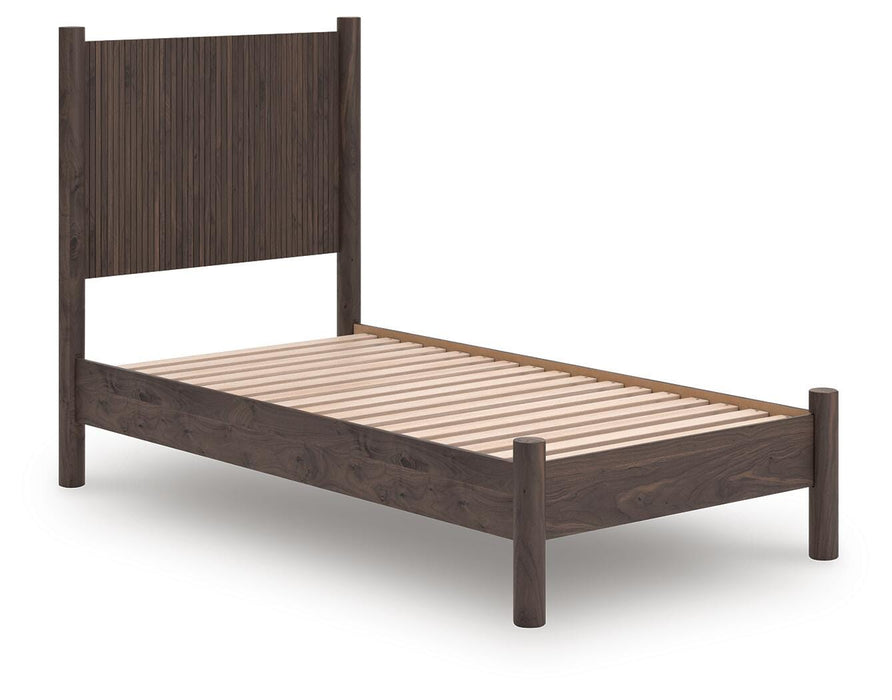 Pamytta Panel Platform Bed