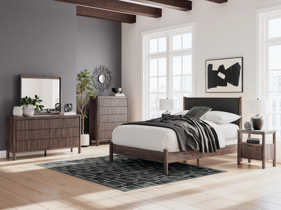Pamytta Nightstand