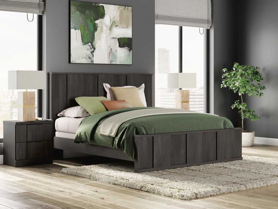 Shaehartin Panel Bed