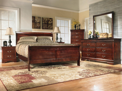 Alisdair Bedroom Set in Reddish Brown - bedroom room scene